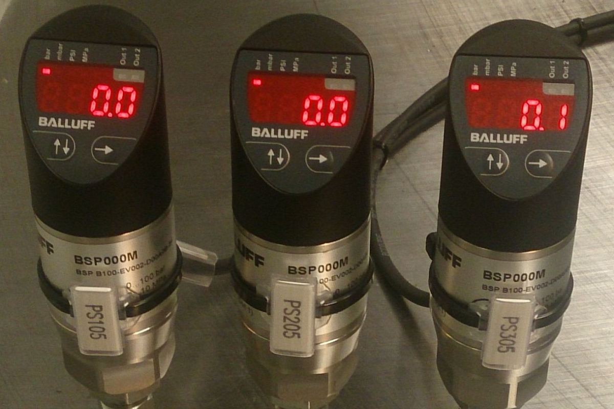 Digital pressure sensors used in component pressure testing