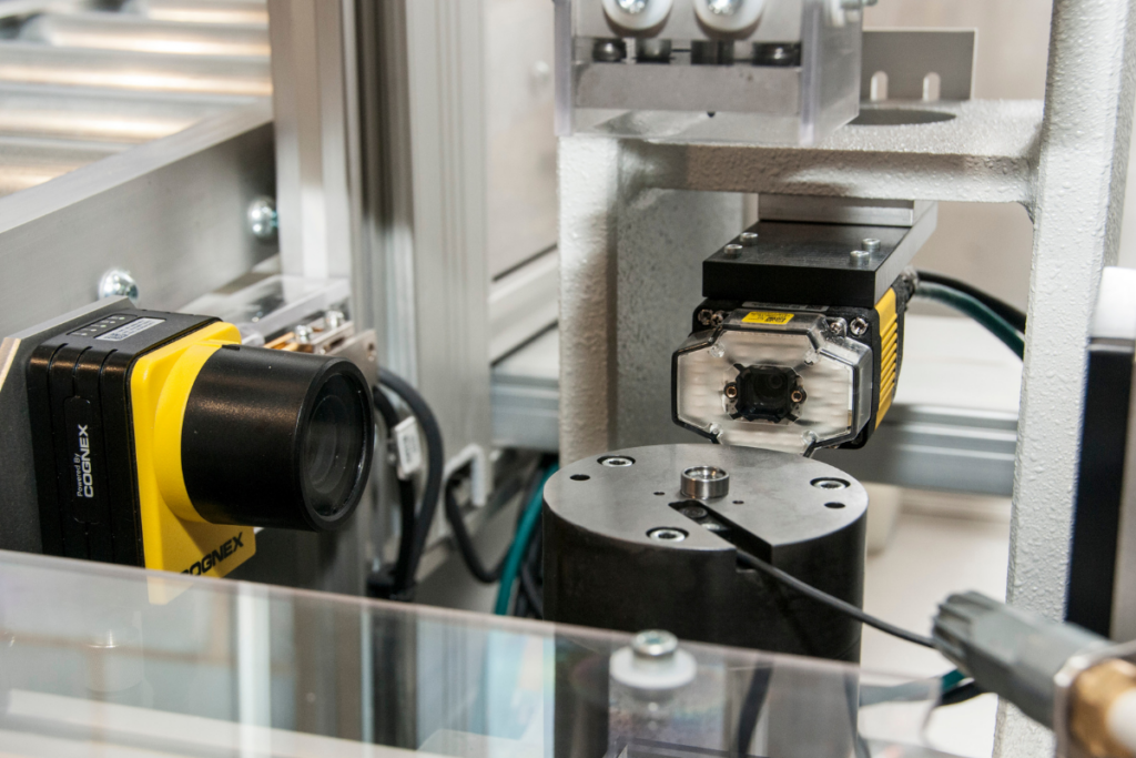 Pressing systems with integrated force and distance monitoring provide full traceability of the assembly process, ensuring components meet strict quality and validation requirements.